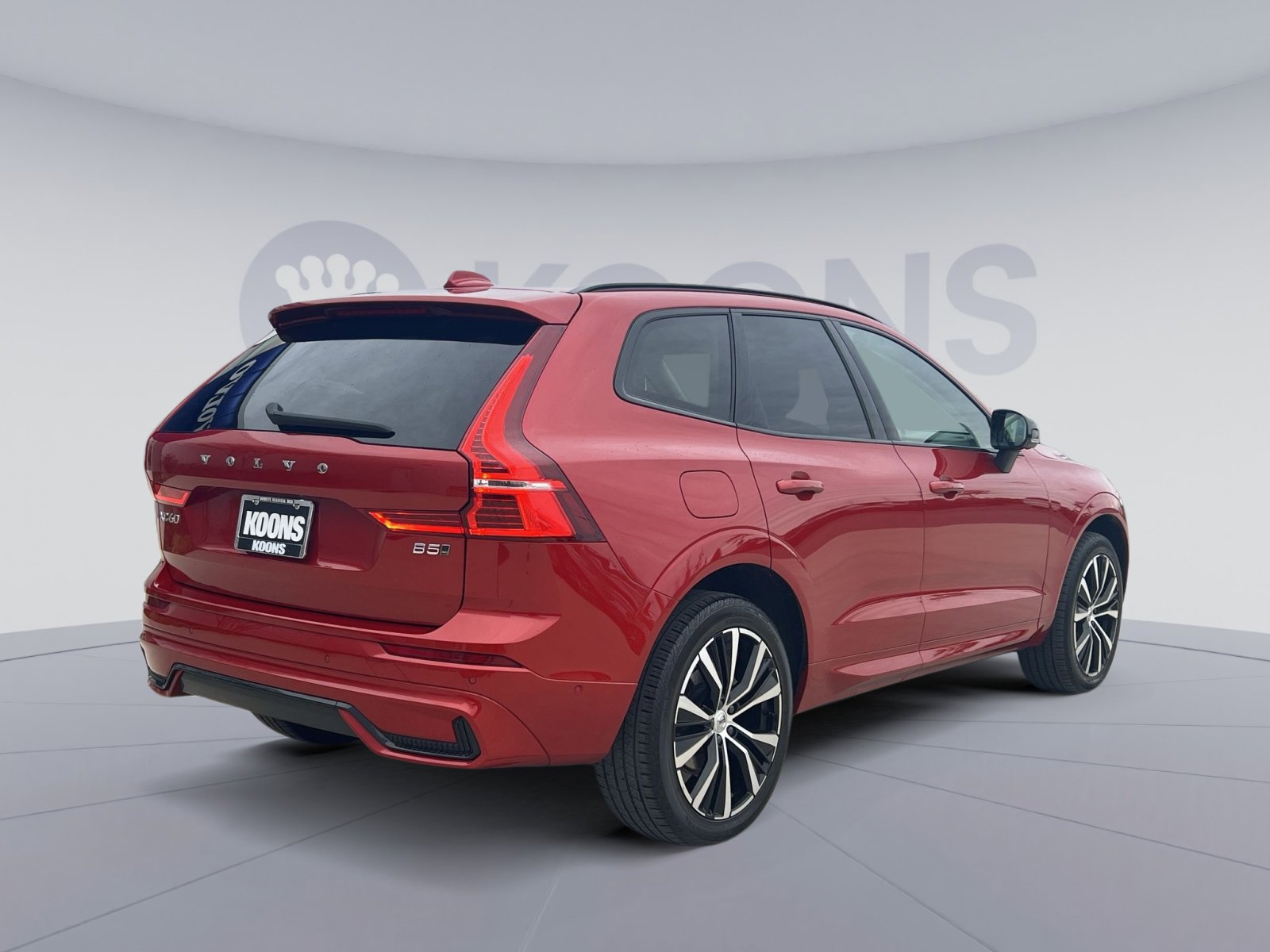 Certified 2023 Volvo XC60 B5 Ultimate w/ Climate Package image 7