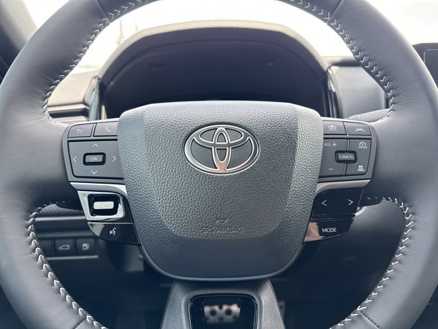 Used 2026 Toyota Camry Hybrid w/ Convenience Package FWD image 17