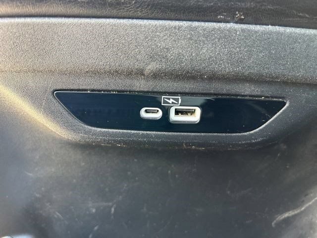 Used 2023 Chrysler Pacifica Touring-L FWD image 41