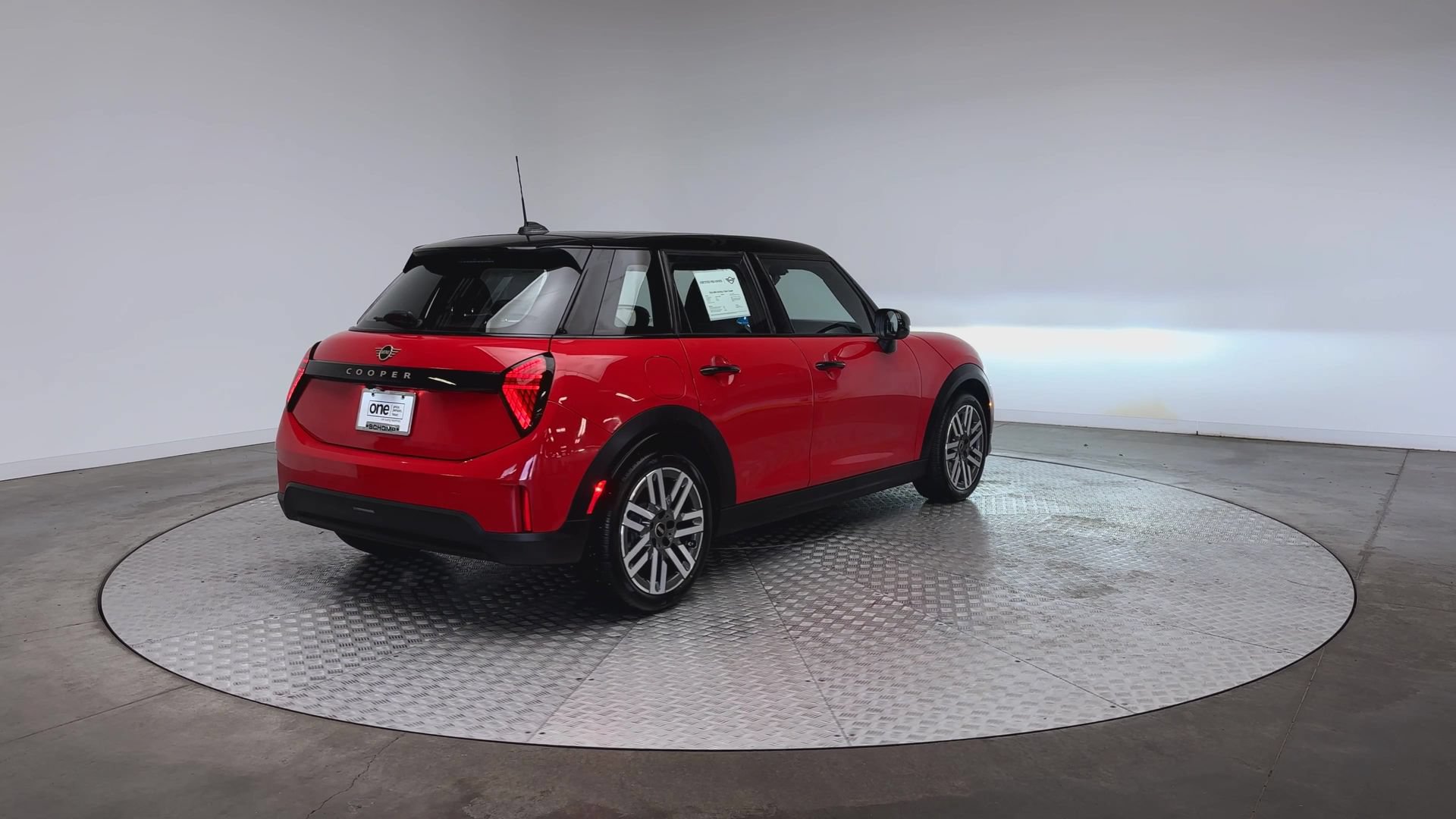 Used 2026 MINI Cooper 4-Door Hardtop FWD image 8