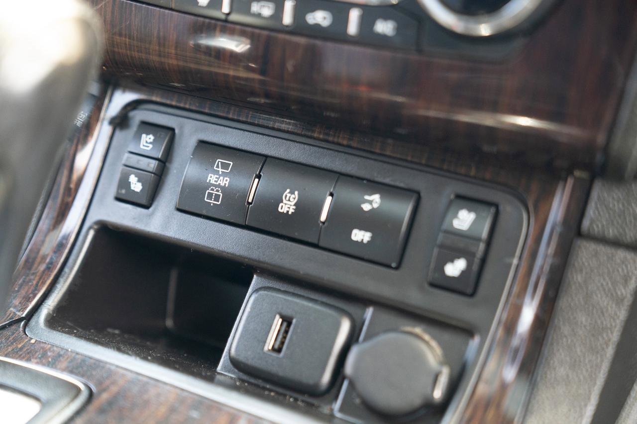 Used 2015 Chevrolet Traverse LTZ w/ LPO, 'HIT The Road' Package image 35