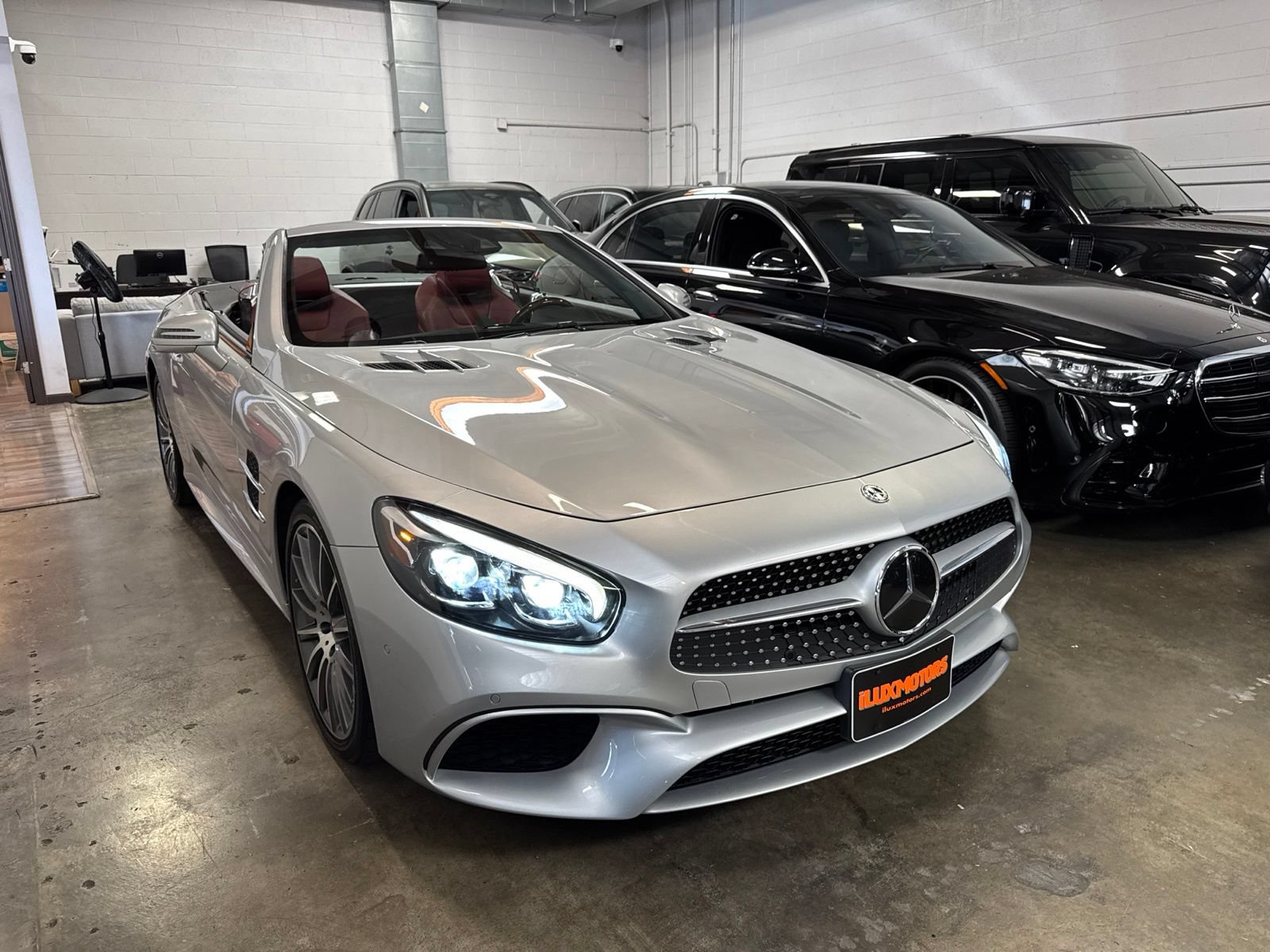 Used 2019 Mercedes-Benz SL 550 image 3