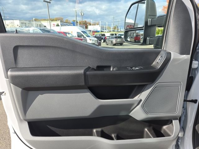New 2025 Ford F550 4x4 Regular Cab Super Duty image 10