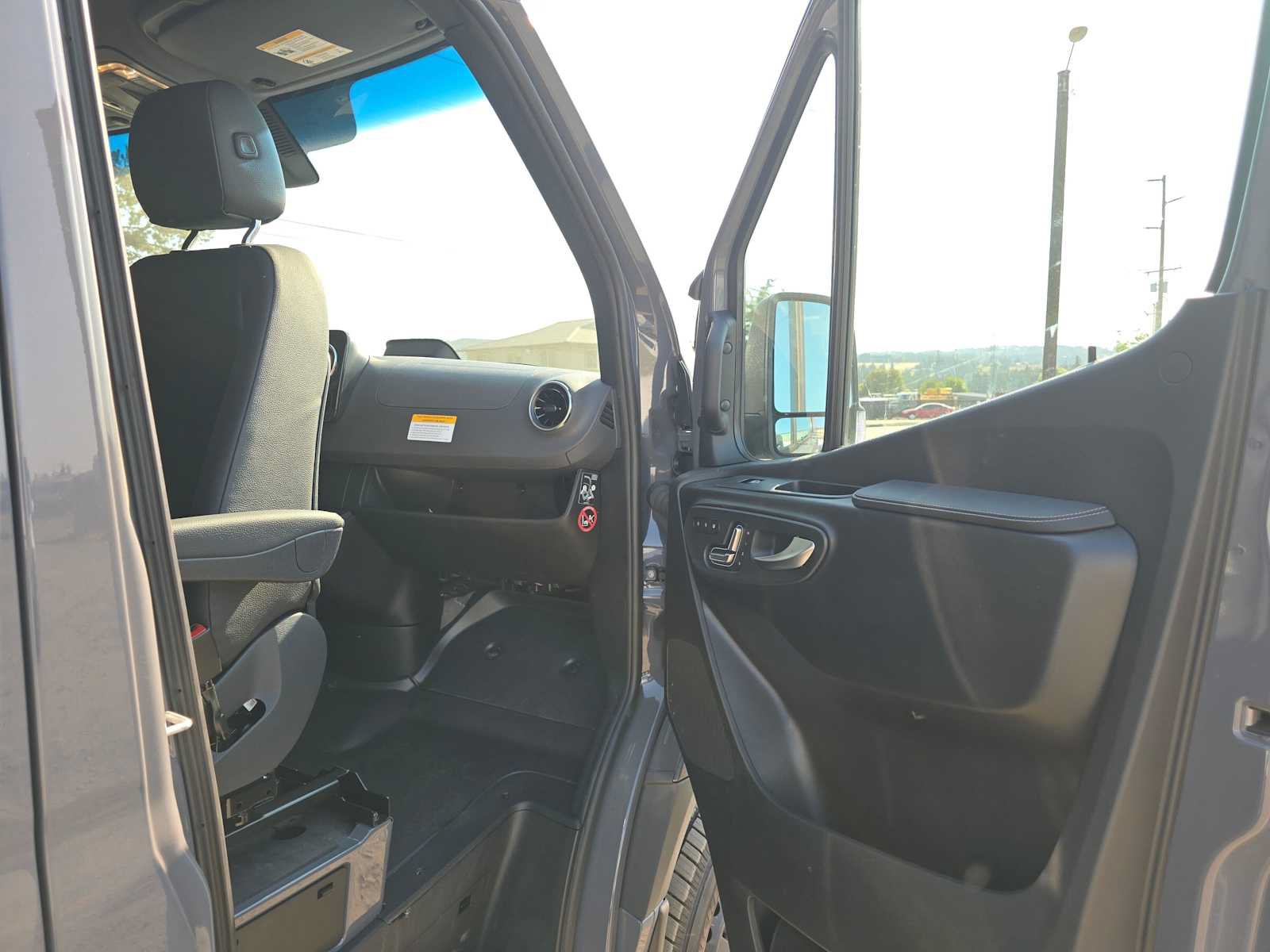 Used 2026 Mercedes-Benz Sprinter 2500 image 10