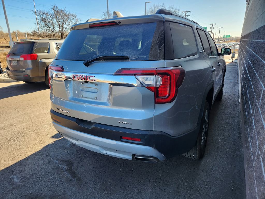 Used 2023 GMC Acadia SLT image 7