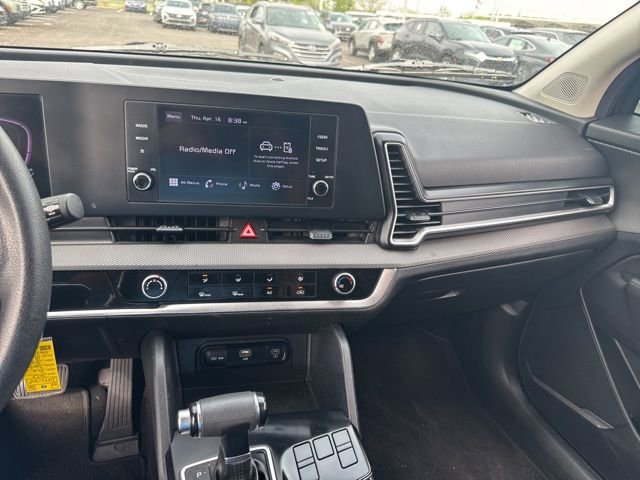 Used 2023 Kia Sportage LX image 13