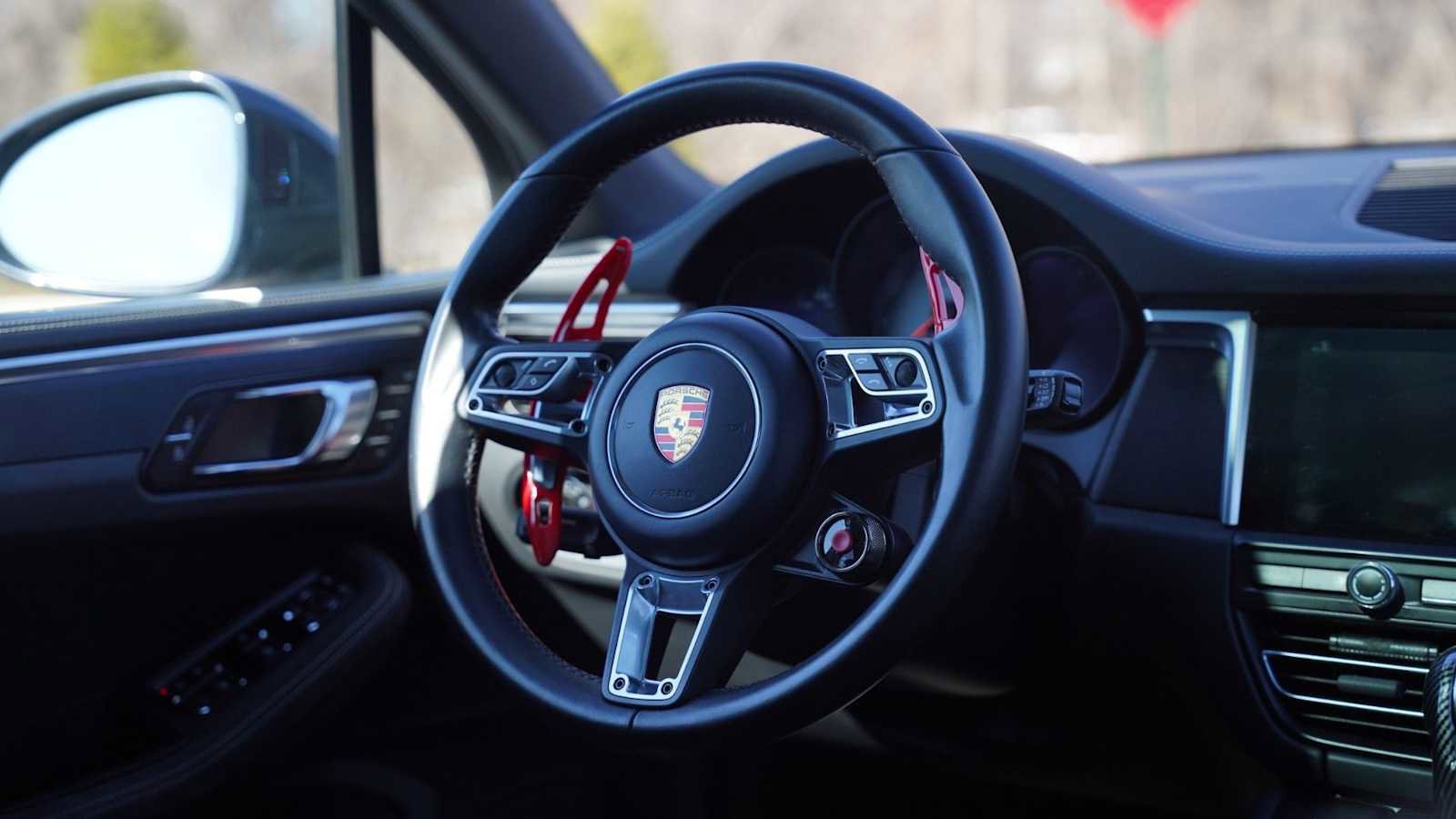 Used 2021 Porsche Macan GTS AWD/4WD image 38