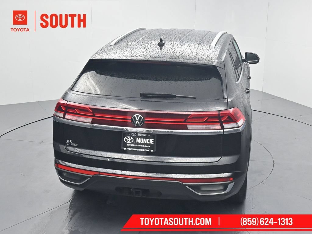 Used 2024 Volkswagen Atlas Cross Sport SE FWD image 58