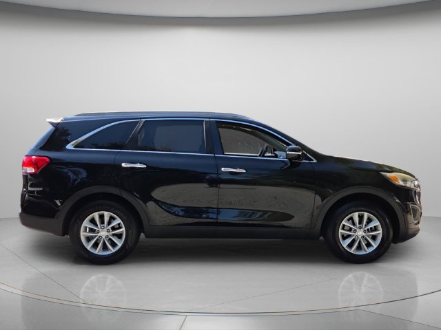 Used 2017 Kia Sorento FWD w/ LX Convenience Package image 8