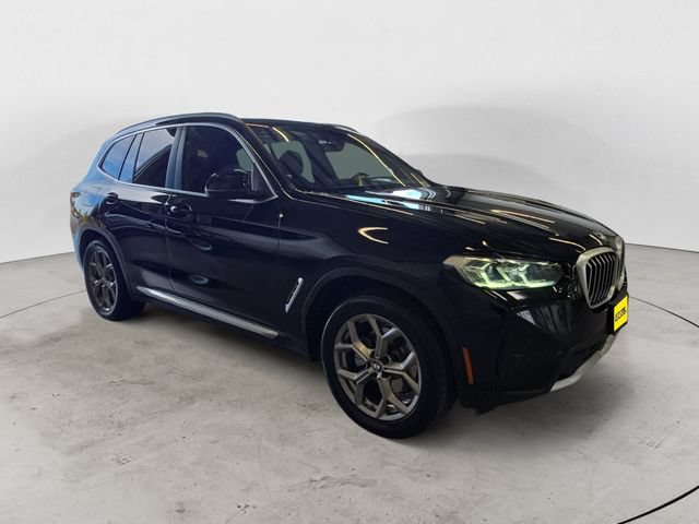 Used 2023 BMW X3 xDrive30i w/ Premium Package w/ZPA AWD/4WD image 3
