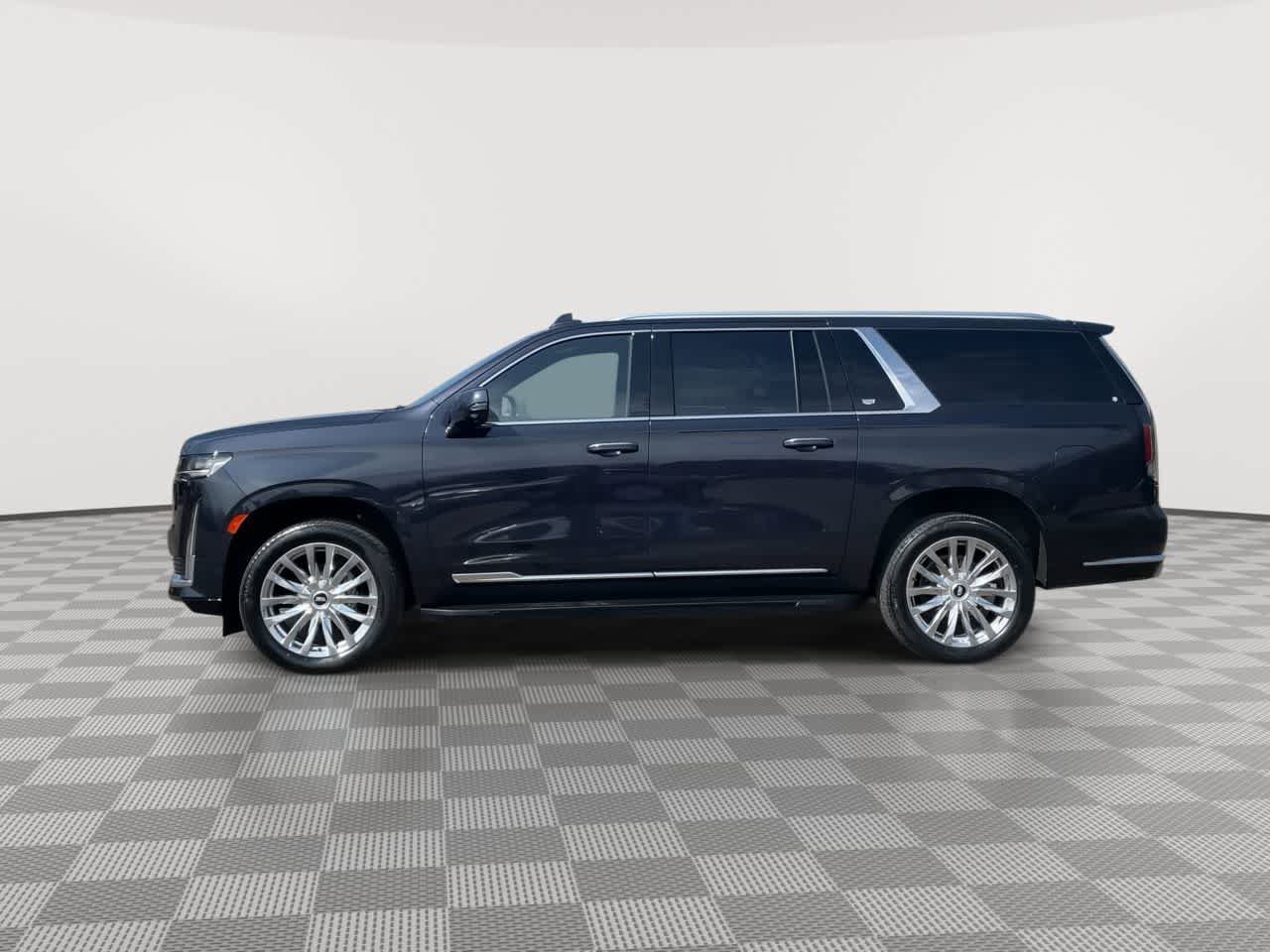 Used 2024 Cadillac Escalade ESV Premium Luxury image 5