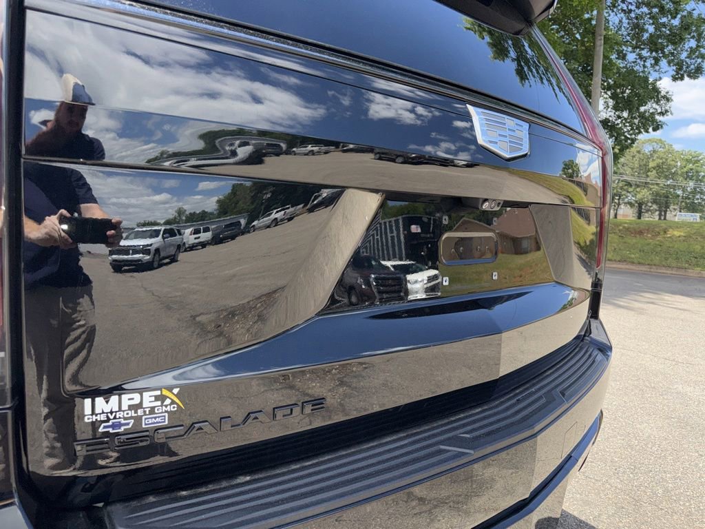 Used 2022 Cadillac Escalade ESV Sport w/ Touring Package RWD image 28