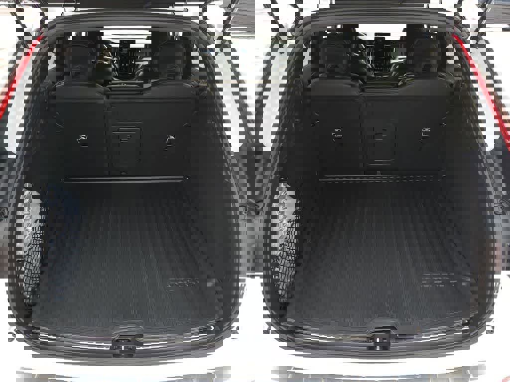 Used 2026 Volvo XC60 B5 Ultra w/ Protection Package Premier image 33