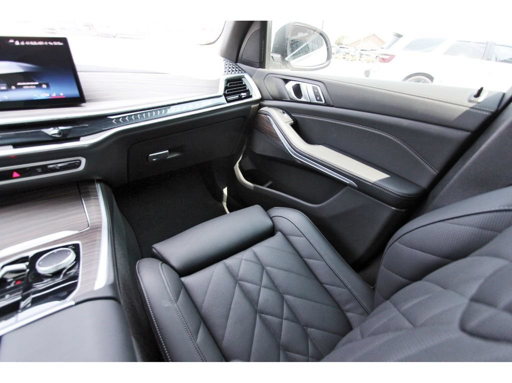Used 2025 BMW X5 sDrive40i w/ Parking Assistance Package RWD image 11