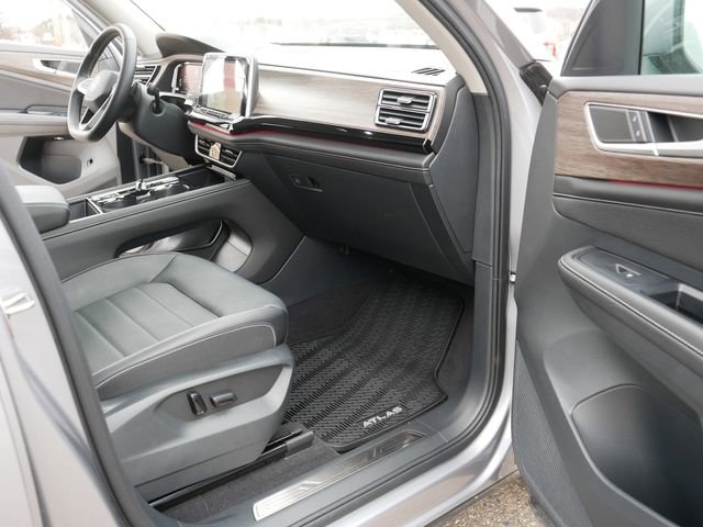 Certified 2025 Volkswagen Atlas SEL image 21