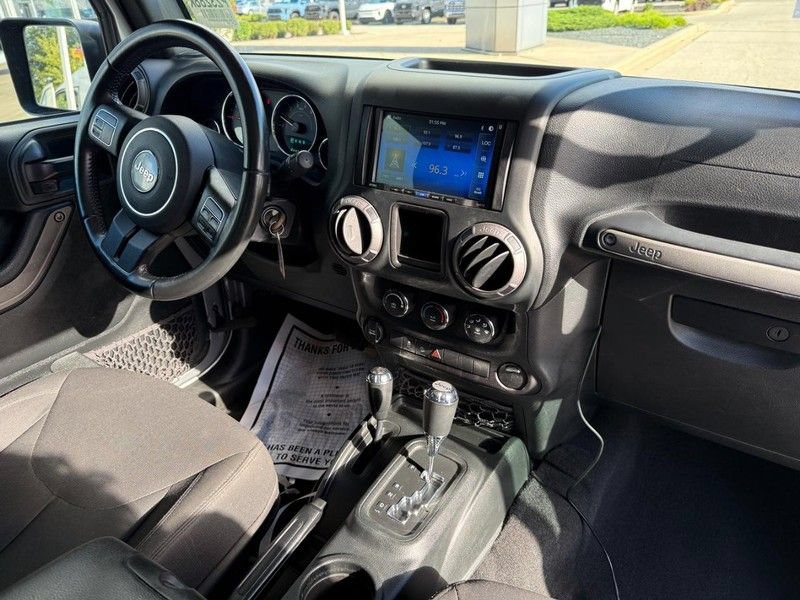 Used 2018 Jeep Wrangler Sport AWD/4WD image 13