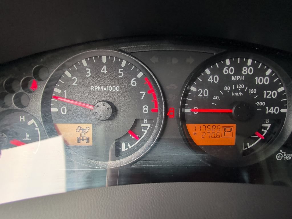 Used 2014 Nissan Frontier SV AWD/4WD image 16
