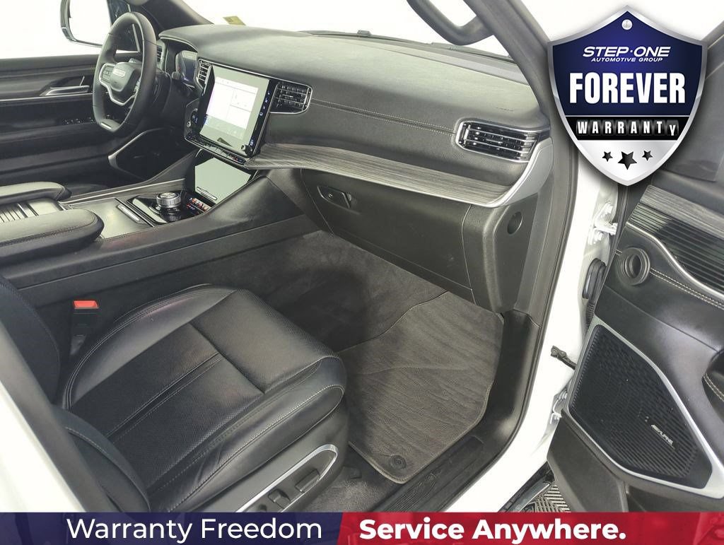 Used 2024 Jeep Wagoneer Series II w/ Flexible Seating Group RWD image 37