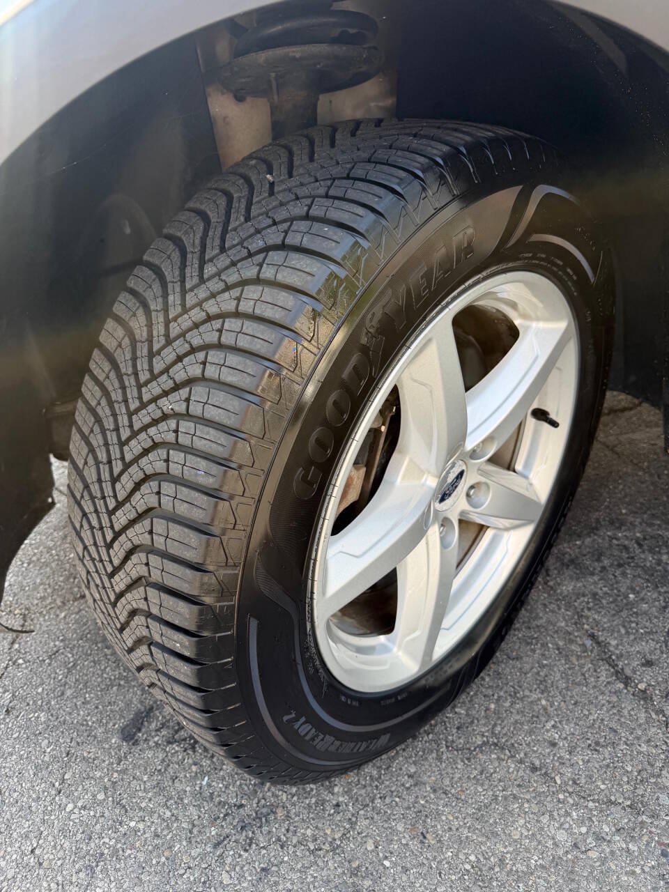 Used 2016 Ford Explorer XLT w/ Equipment Group 202A AWD/4WD image 32