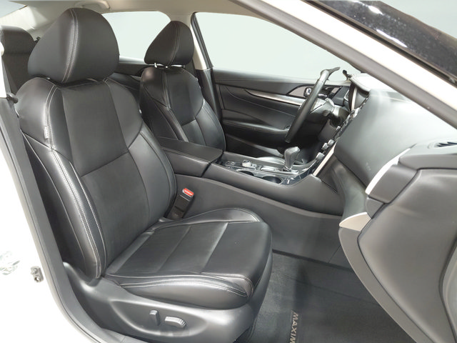 Used 2023 Nissan Maxima SV w/ Floor Mat Group FWD image 17