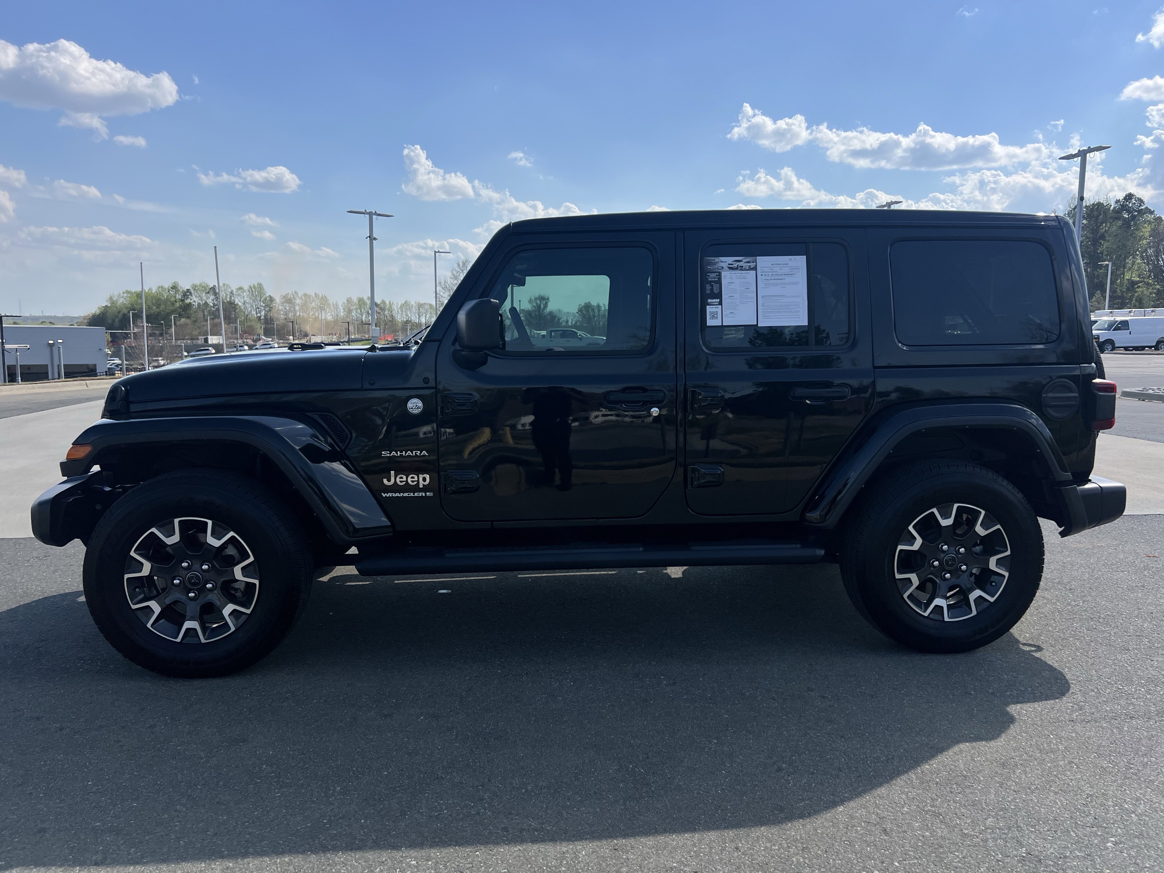 Used 2024 Jeep Wrangler Sahara image 6