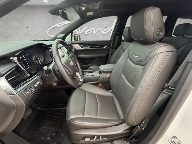 Certified 2025 Cadillac XT6 Premium Luxury w/ Technology Package FWD image 17
