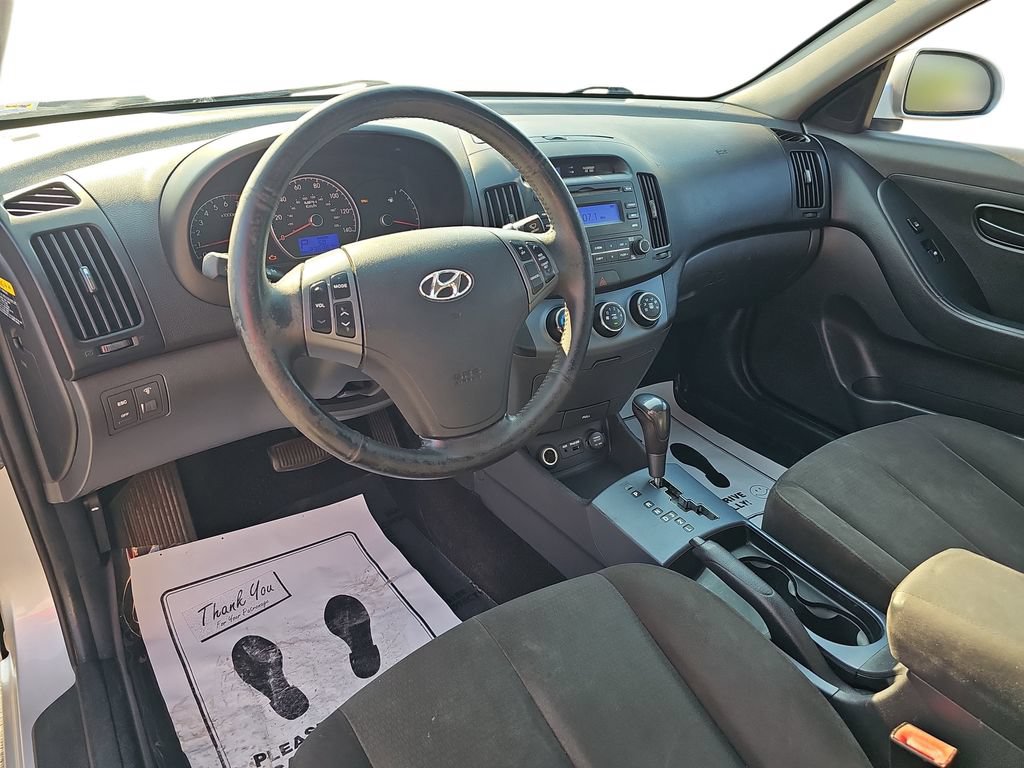 Used 2009 Hyundai Elantra SE FWD image 17