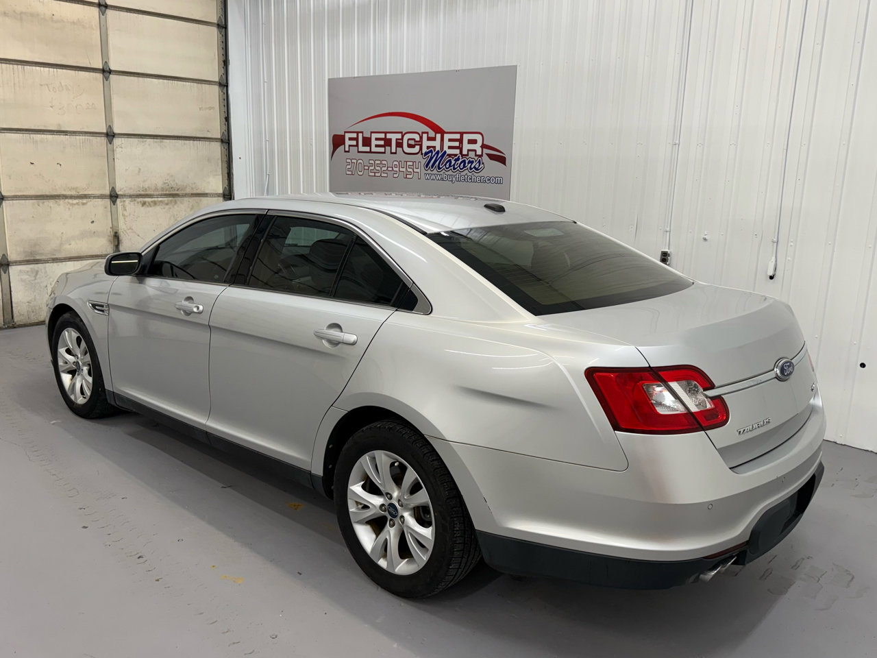Used 2010 Ford Taurus SEL image 9