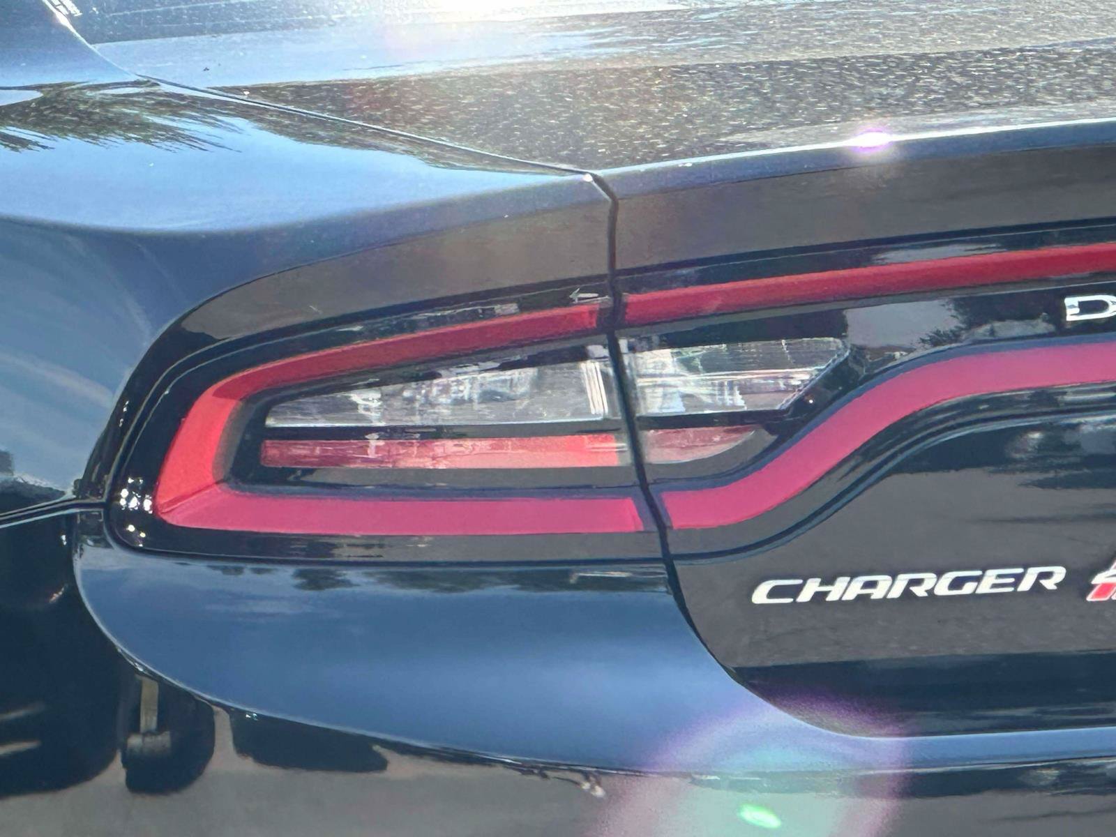 Used 2022 Dodge Charger SXT w/ Navigation & Travel Group AWD/4WD image 9