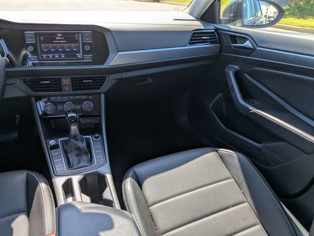 Used 2024 Volkswagen Jetta SE FWD image 16