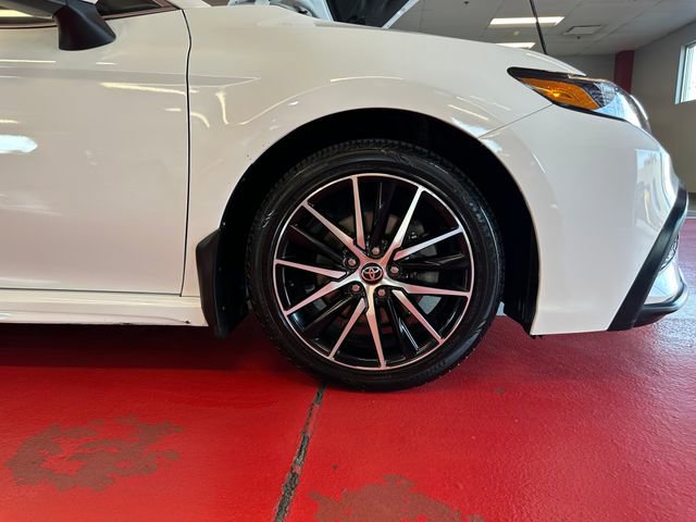 Used 2021 Toyota Camry SE FWD image 30