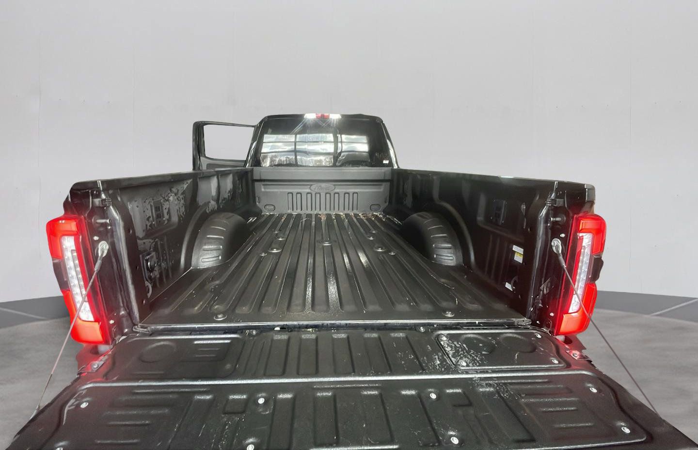 Certified 2024 Ford F450 Platinum w/ Camper Package AWD/4WD image 21