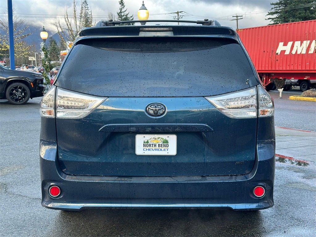 Used 2011 Toyota Sienna SE image 7