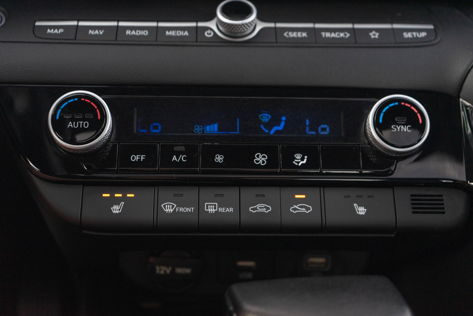 Used 2023 Hyundai Elantra Limited image 17