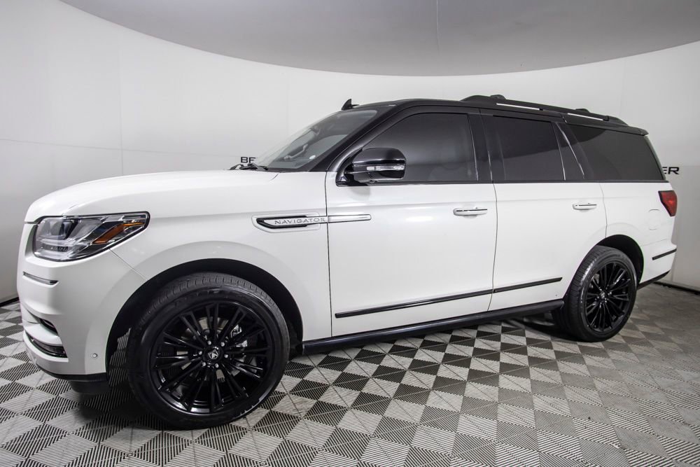 Used 2021 Lincoln Navigator Reserve AWD/4WD image 11