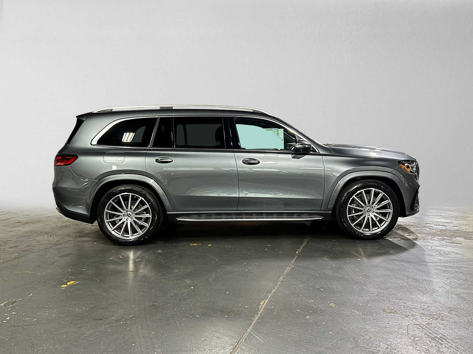 New 2026 Mercedes-Benz GLS 580 4MATIC image 2
