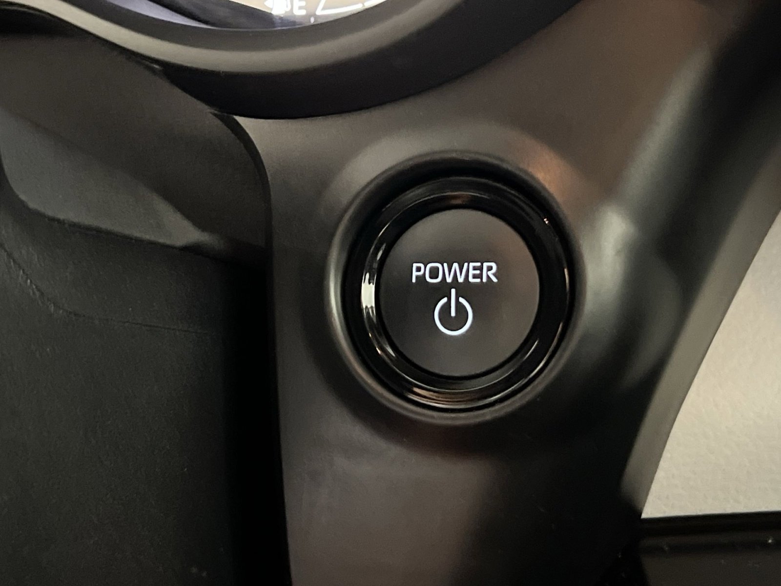 Used 2025 Toyota Sienna XLE image 34