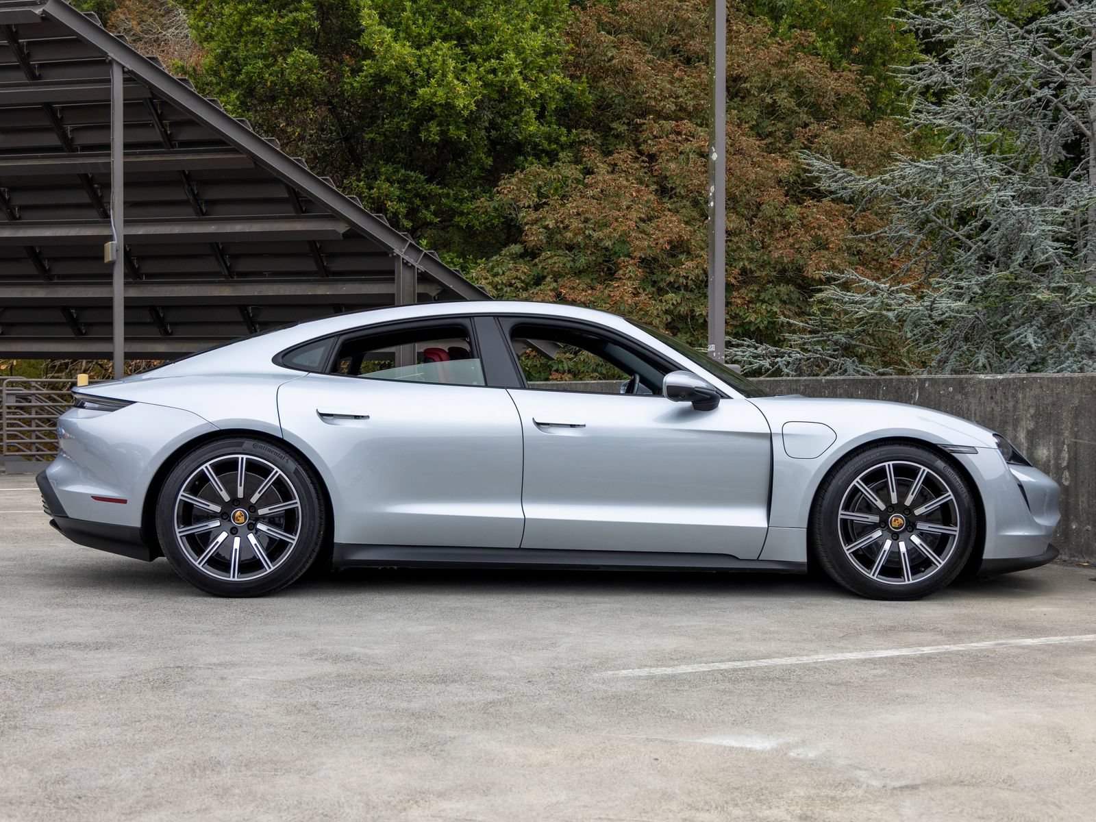 Certified 2021 Porsche Taycan 4S w/ Premium Package AWD/4WD image 12