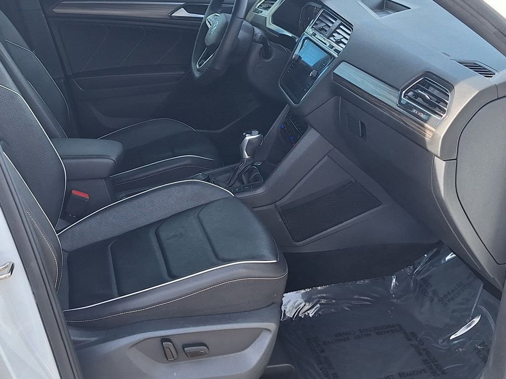 Used 2022 Volkswagen Tiguan SEL R-Line image 26