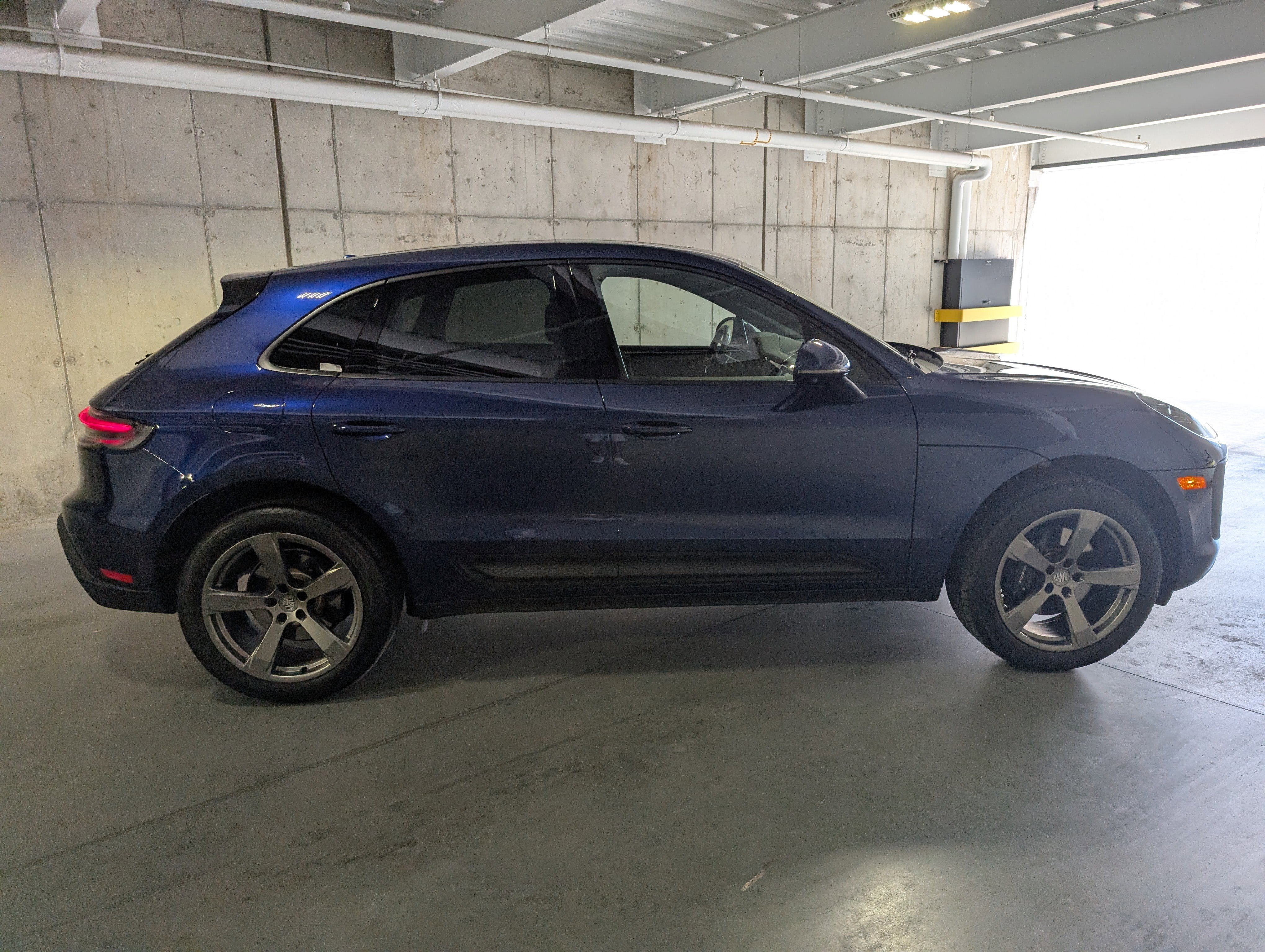 Certified 2024 Porsche Macan image 12