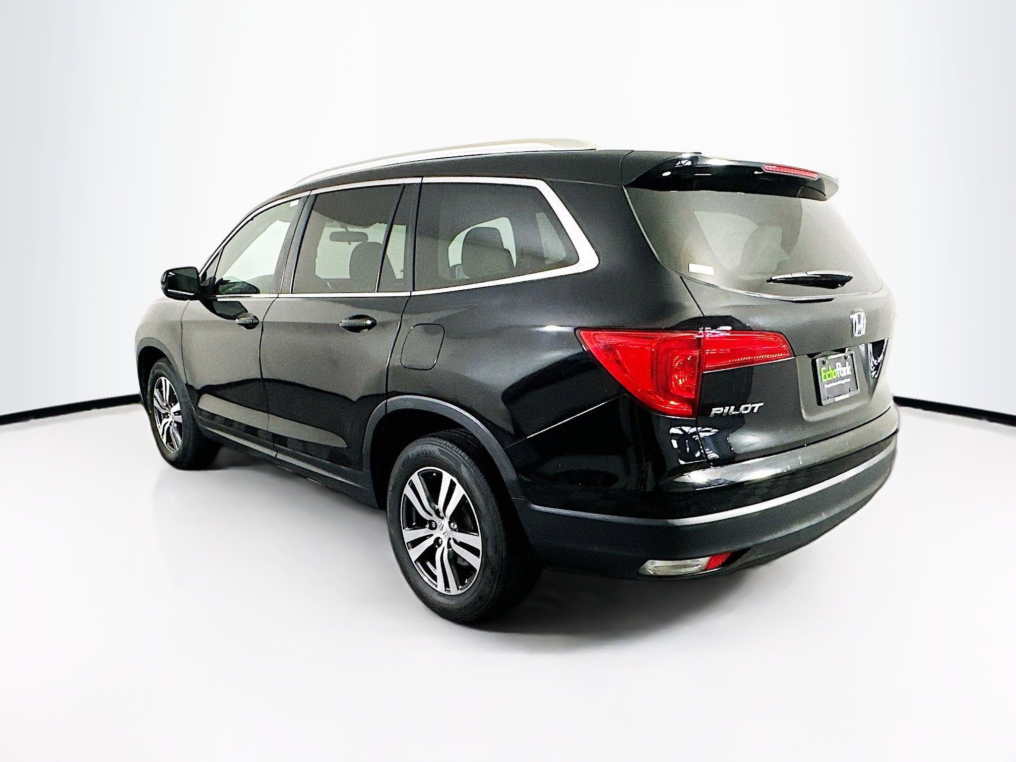 Used 2018 Honda Pilot EX image 5