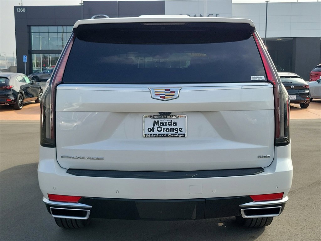 Used 2021 Cadillac Escalade Premium Luxury w/ LPO, Illumination Package image 26