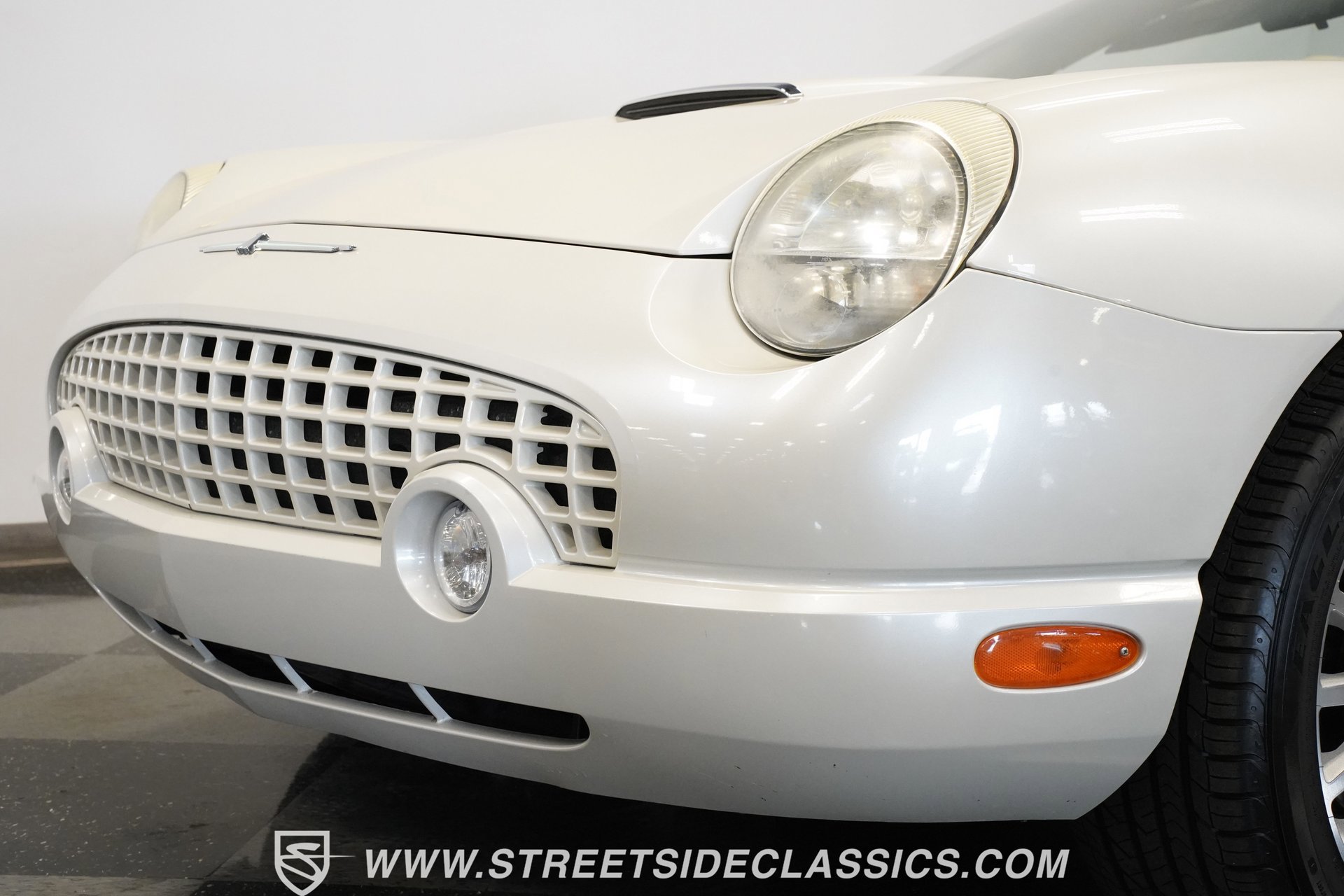 Used 2005 Ford Thunderbird 50th Anniversary image 30