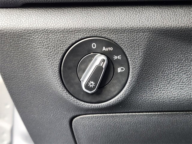 Used 2025 Volkswagen Jetta Sport image 23