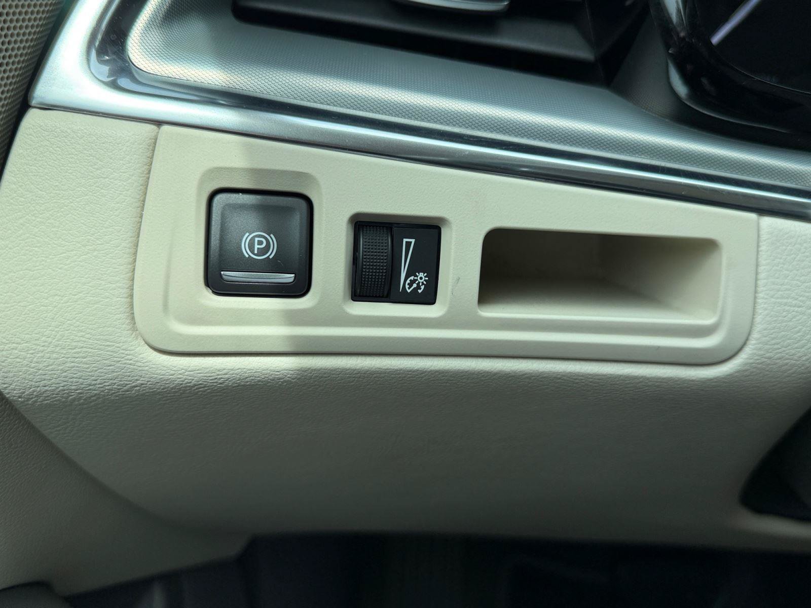 Used 2019 Cadillac XT5 Luxury AWD/4WD image 25