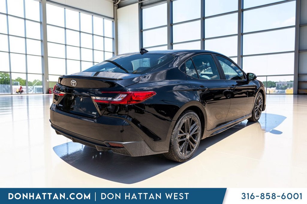 Used 2025 Toyota Camry SE FWD image 27