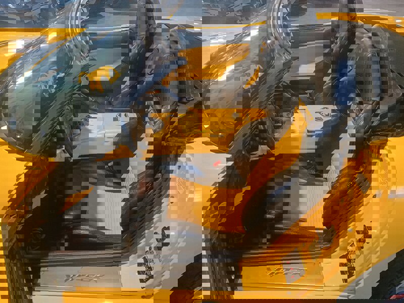 Used 2005 Dodge Viper SRT-10 image 21