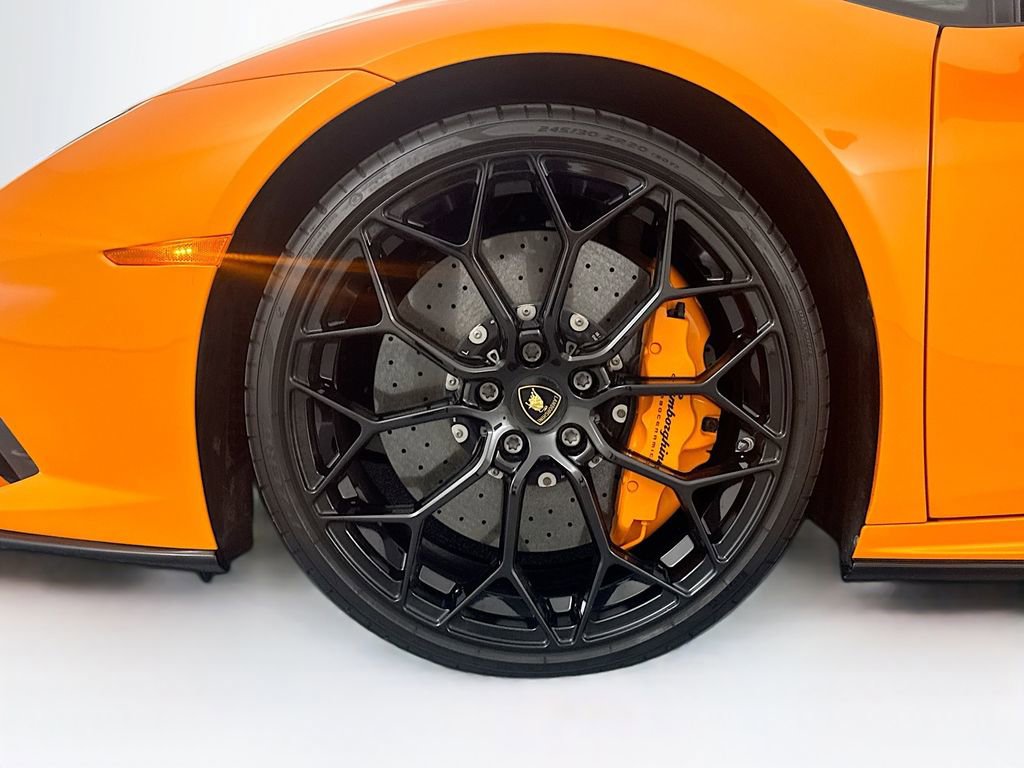Used 2020 Lamborghini Huracan EVO image 31