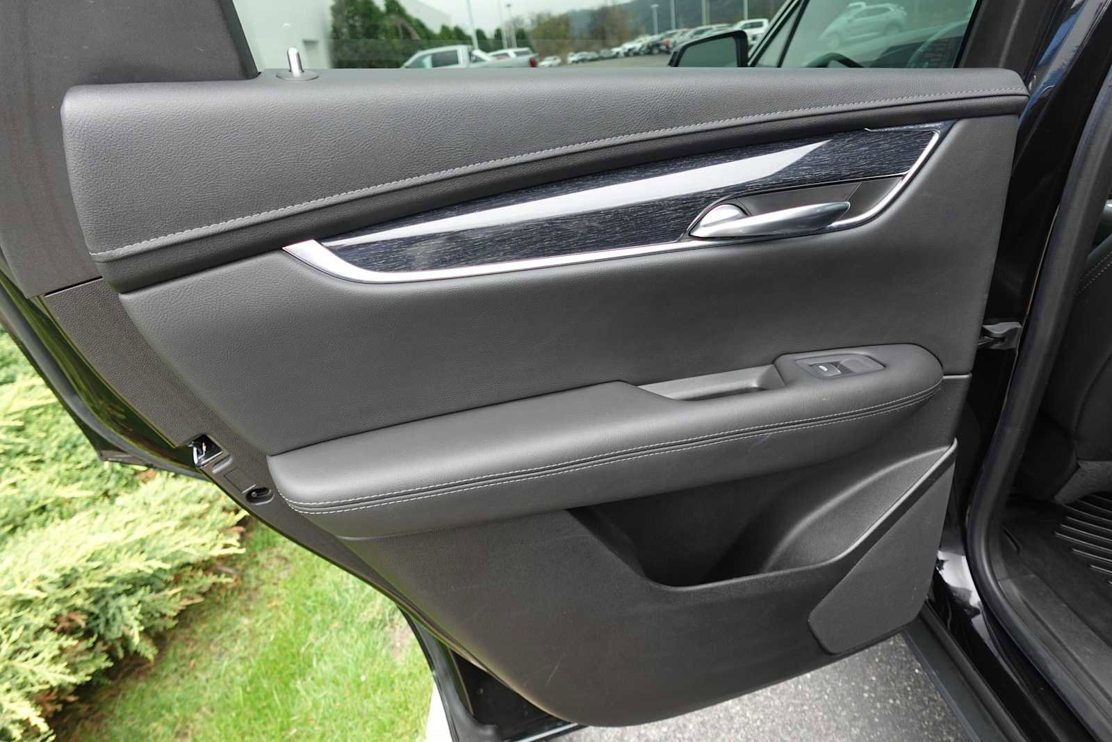 Used 2022 Cadillac XT5 Premium Luxury w/ Technology Package AWD/4WD image 29