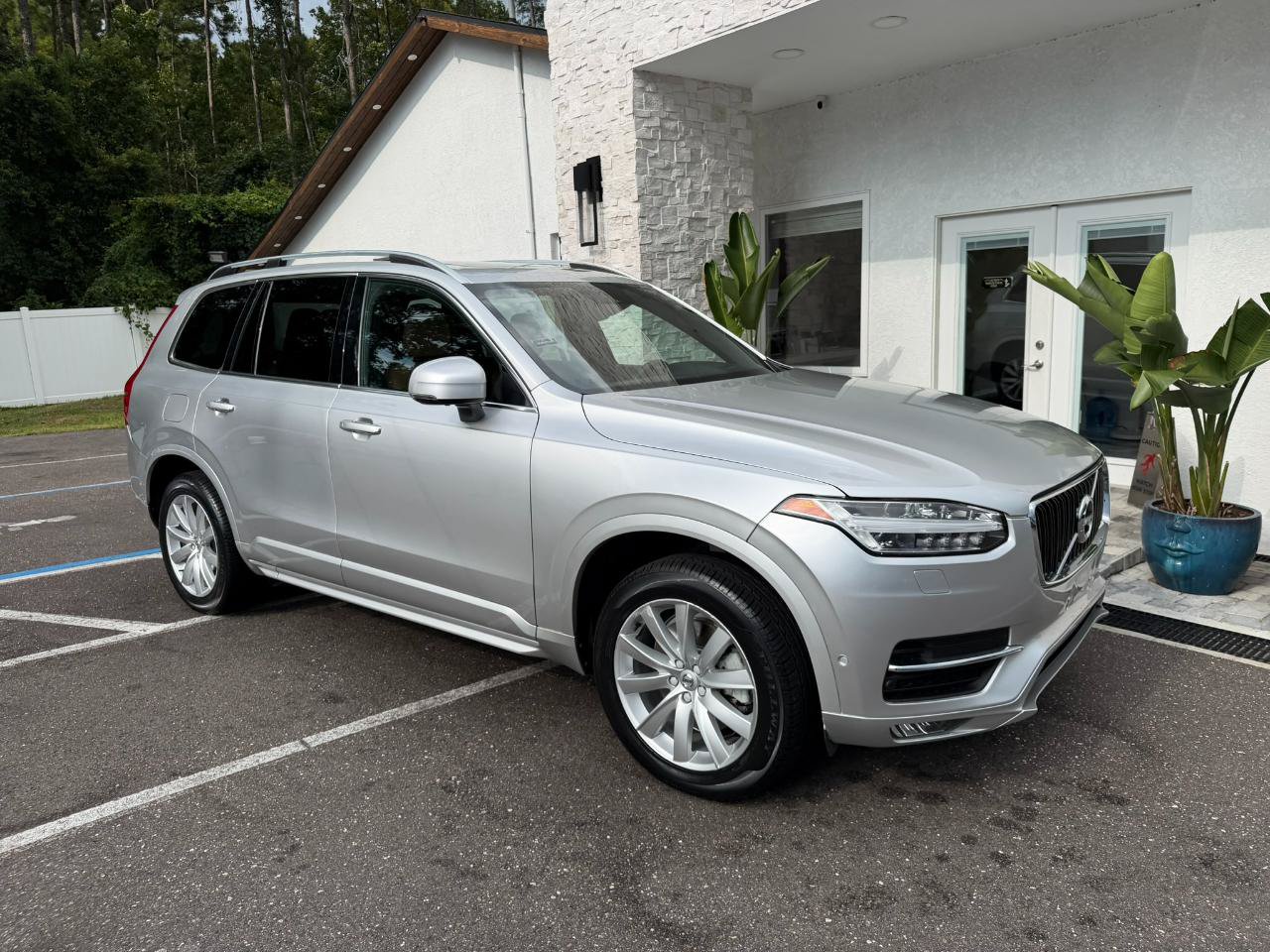 Used 2018 Volvo XC90 T6 Momentum w/ Convenience Package AWD/4WD image 21
